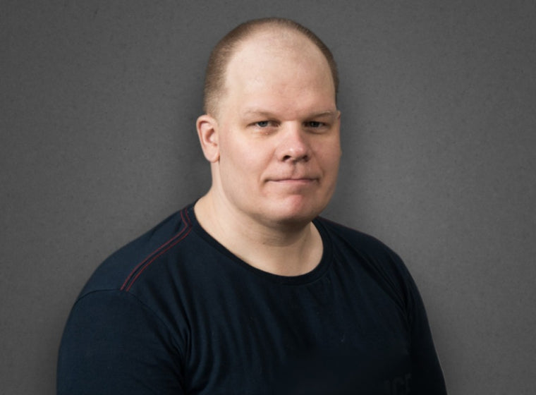 Asiakastarina: Kuinka värisevä tuoli auttoi vakaviin uniongelmiin 40 vuotiaalla miehellä