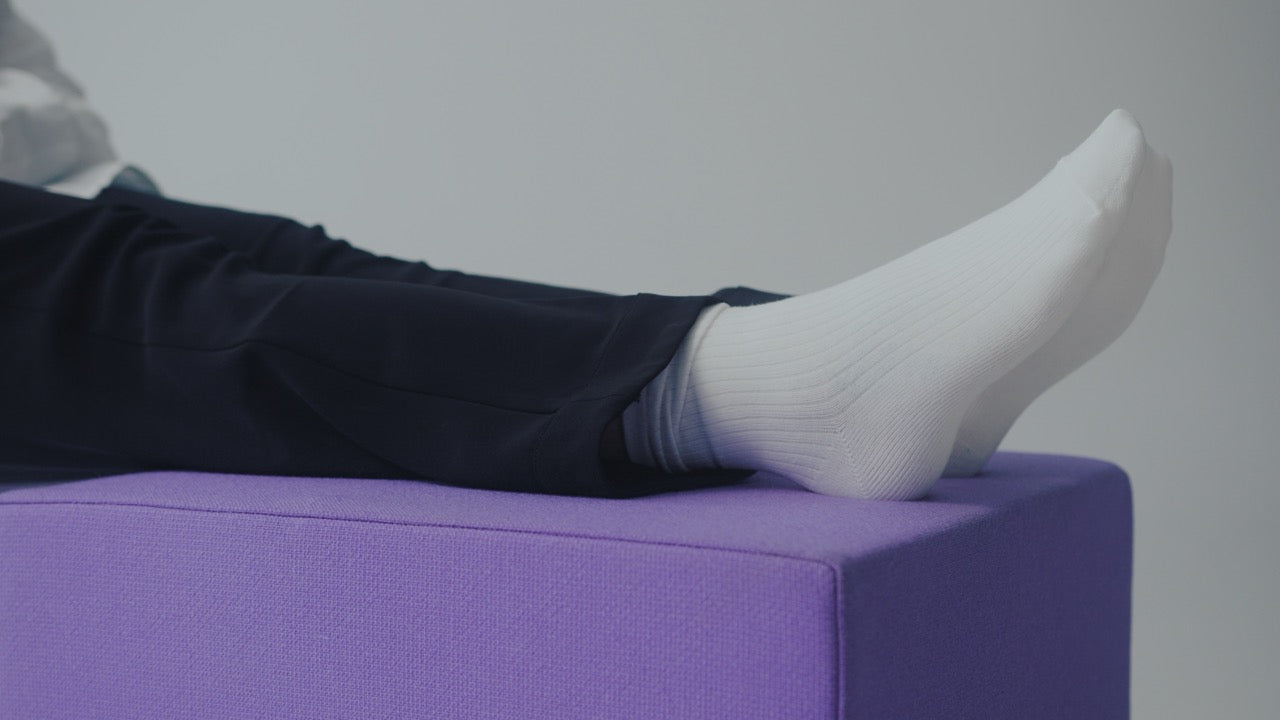 Helpotusta väsyneille jaloille – Neurosonic Cube tukee palautumista työpäivän lomassa