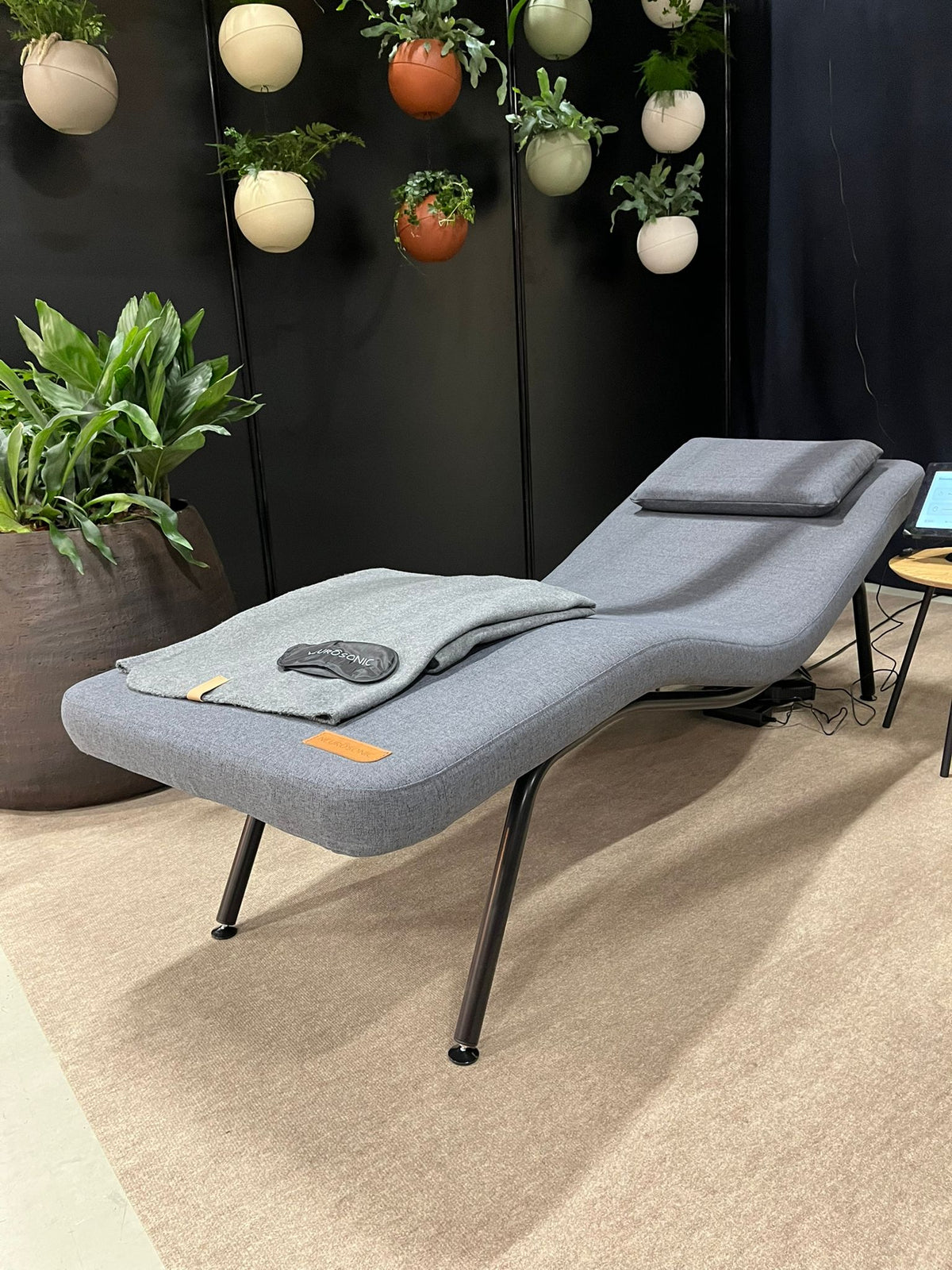 Neurosonic Divaani Esittelylaite
