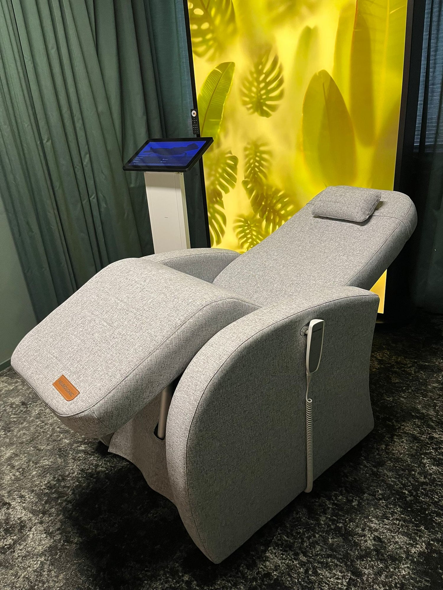 Neurosonic Professional tuoli gen2 esittelylaite