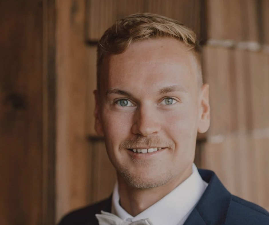 Neurosonic Harmonia auttoi jääkiekkoilija Antti Karjalaista nukahtamaan nopeammin otteluiden ja treenien jälkeen