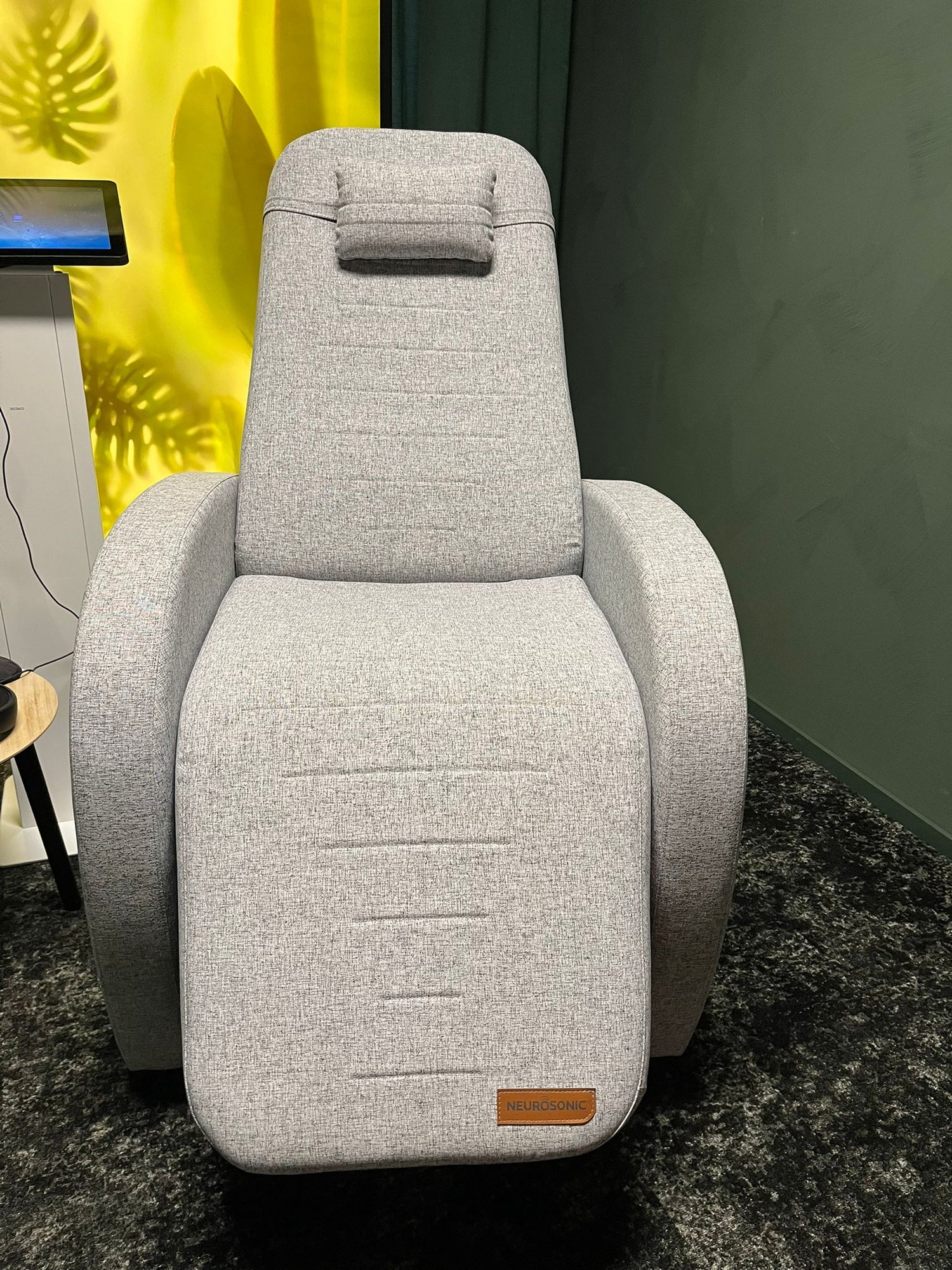 Neurosonic Professional tuoli gen2 esittelylaite
